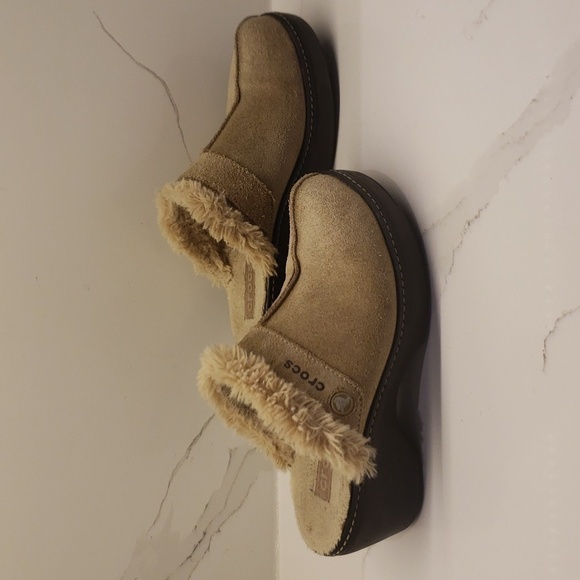 CROCS Clogs Suede Fur Heel Women's (size 6) - Picture 7 of 12